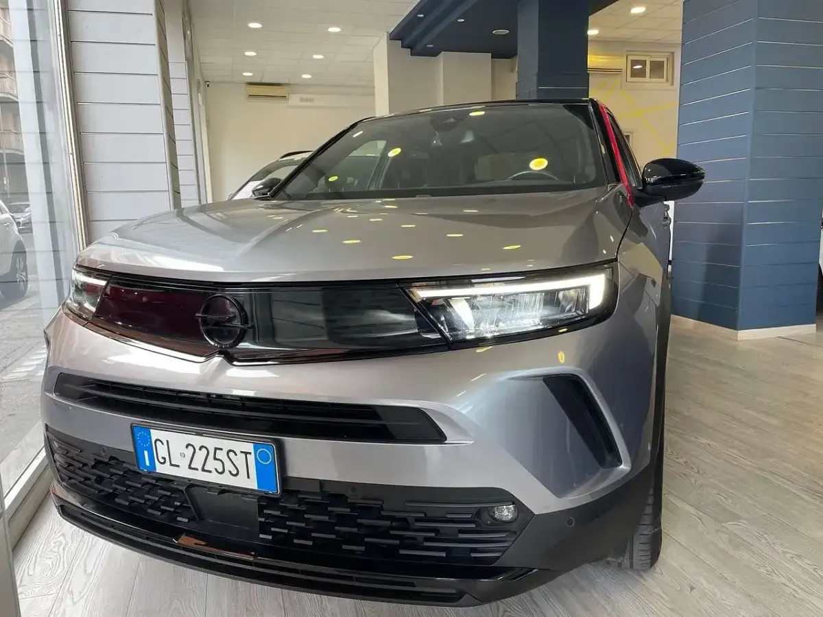 Usata Opel Mokka GS Line 101 CV (74 kW) 2022 Grigio SUV