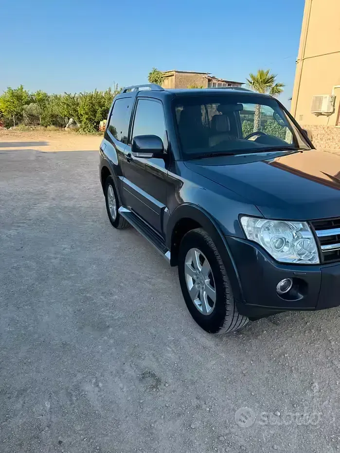 Usata Mitsubishi Pajero 170 CV (125 kW) 2007 Blu SUV
