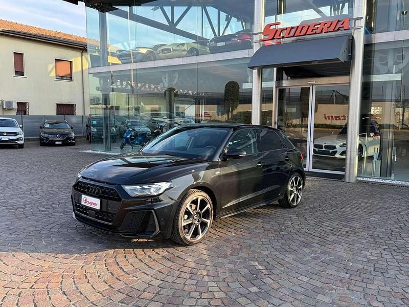 Usata Audi A1 Ambiente 116 CV (85 kW) 2025 Nero SUV