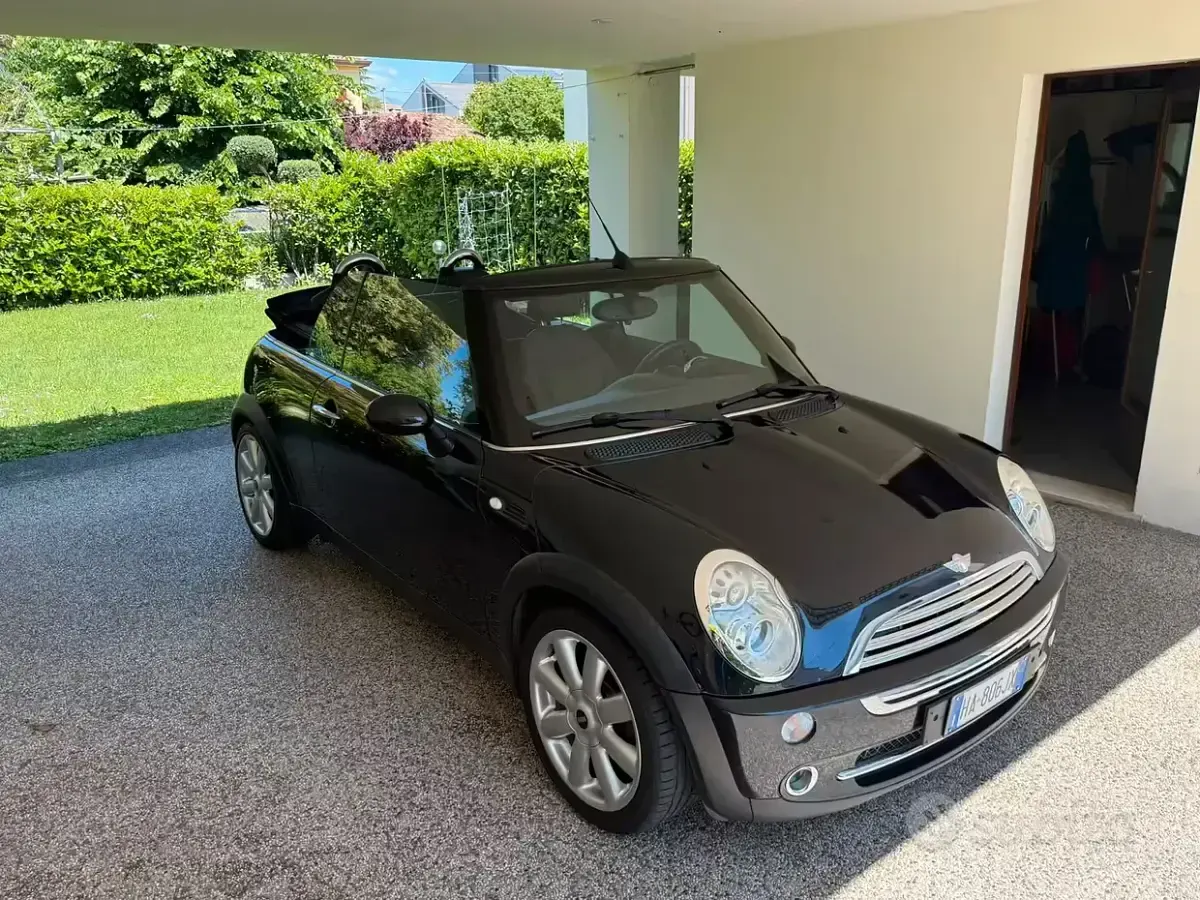 Usata Mini Cooper Cabriolet 116 CV (85 kW) 2025 Nero Cabrio