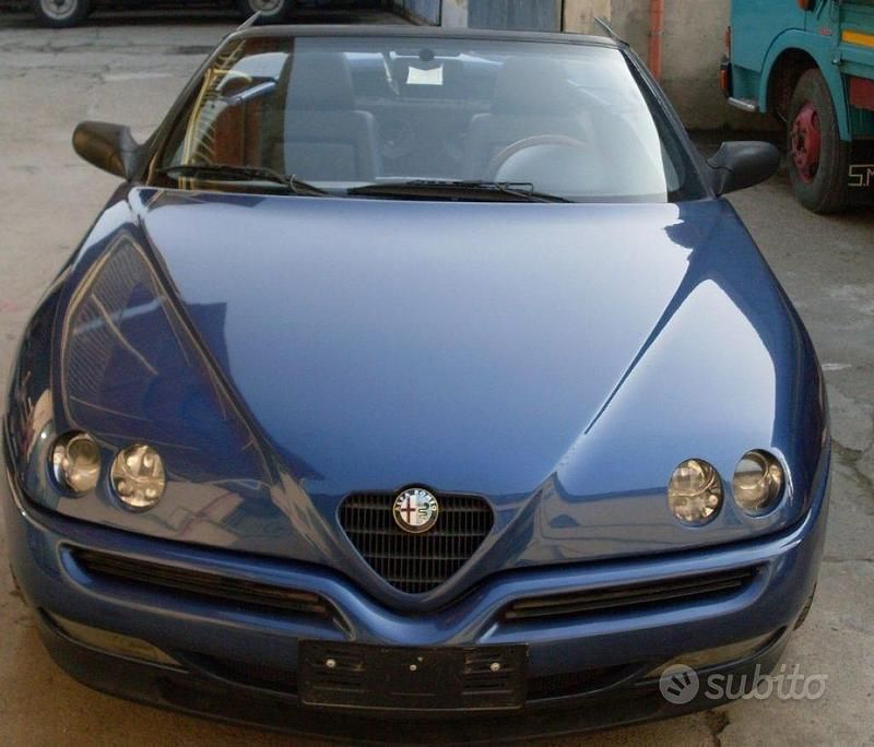 Usata Alfa Romeo Spider 192 CV (141 kW) 1995 Blu metallizzato Cabrio