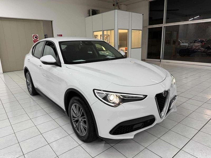 Usata Alfa Romeo Stelvio Business 190 CV (139 kW) 2021 Bianco SUV