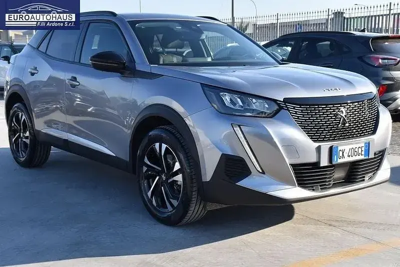 Usata Peugeot 2008 Allure 131 CV (96 kW) 2022 Grigio SUV