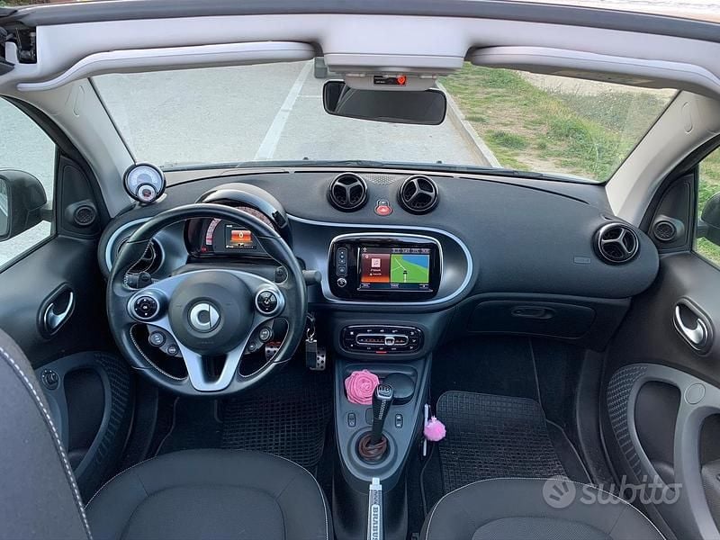 Usata Smart ForTwo Cabrio Brabus 109 CV (80 kW) 2017 Grigio Cabrio