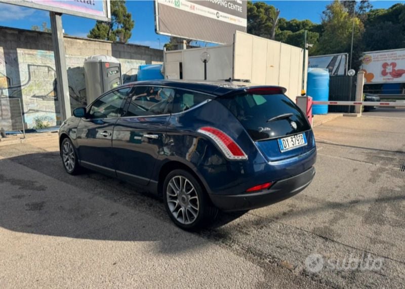 Usata Lancia Delta 165 CV (121 kW) 2009 Blu Utilitaria