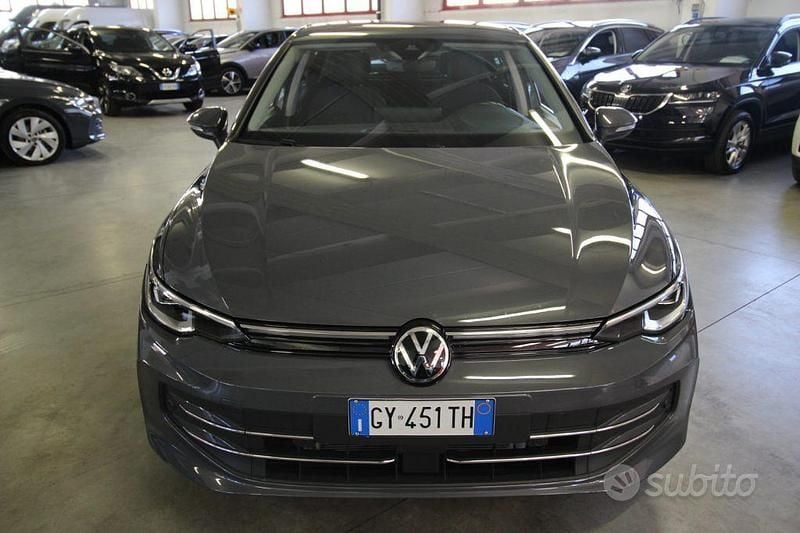 Usata VW Golf VIII Style 150 CV (110 kW) 2025 Grigio scuro Berlina