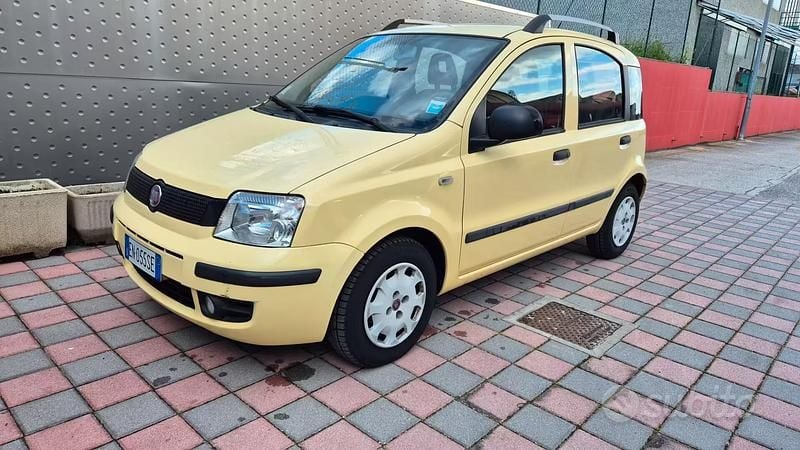 Usata Fiat Panda Dynamic 60 CV (44 kW) 2012 Giallo Utilitaria