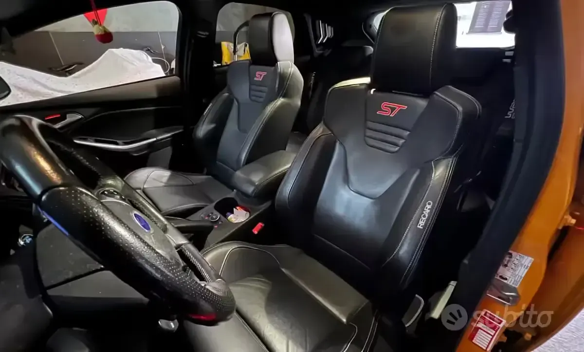 Usata Ford Focus ST 250 CV (183 kW) 2014 Giallo Berlina