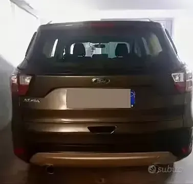 Begagnad Ford Kuga 150 HK (110 kW) 2017 Grå SUV