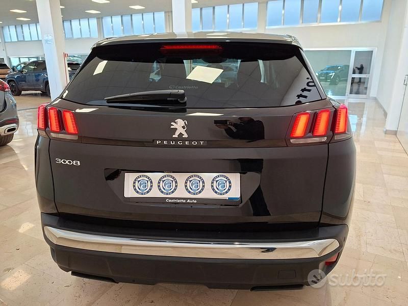Usata Peugeot 3008 Allure 131 CV (96 kW) 2022 Nero SUV