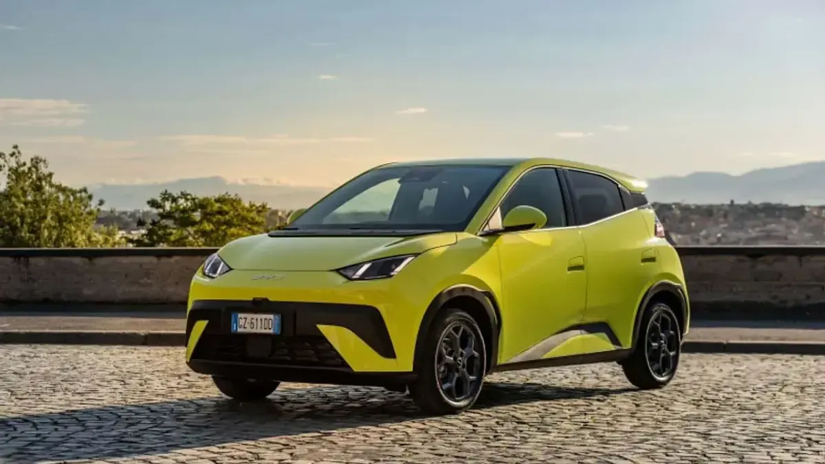 Nuova BYD Dolphin Surf Active 35 kW (48 CV) 2026 Argento Utilitaria