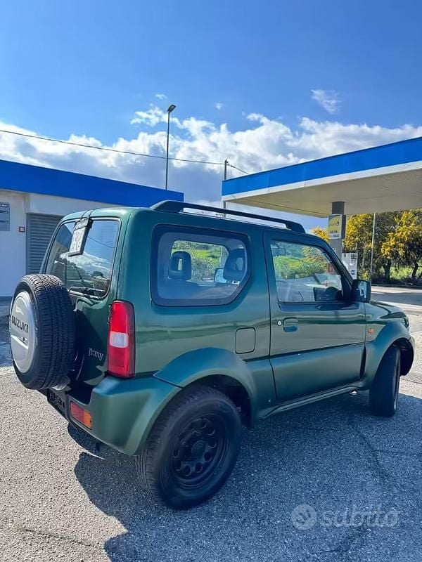 Usata Suzuki Jimny 85 CV (62 kW) 2010 SUV