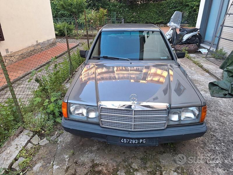 Usata Mercedes 190 1983 Grigio Berlina