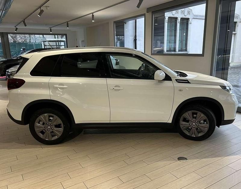 Nuova Suzuki Vitara 110 CV (80 kW) 2026 Bianco santorini SUV