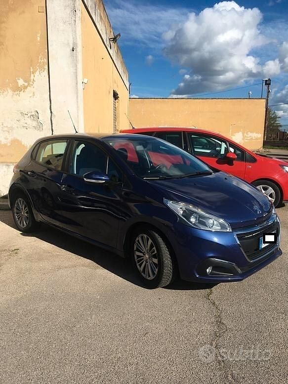 Usata Peugeot 208 Allure 74 CV (54 kW) 2016 Blu Utilitaria