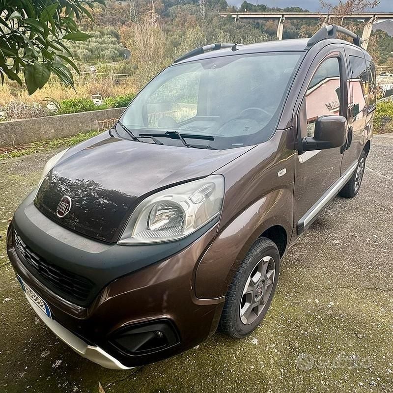 Marrone Usata 2017 Fiat Qubo Trekking Monovolume | 9700 € (Cara) - Immagine 1/4