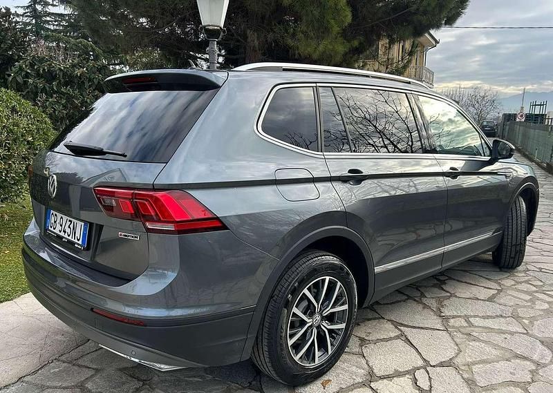 Usata VW Tiguan Allspace Advance 150 CV (110 kW) 2020 Grigio SUV