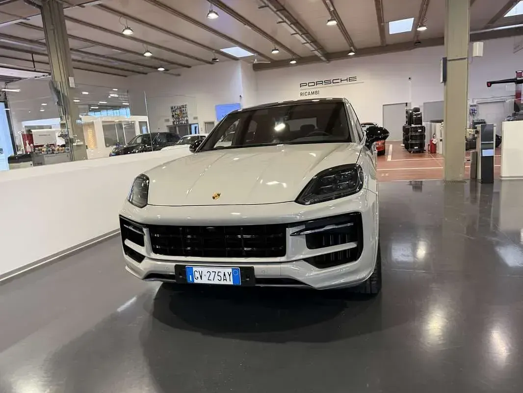 Usata Porsche Cayenne 470 CV (345 kW) 2024 SUV