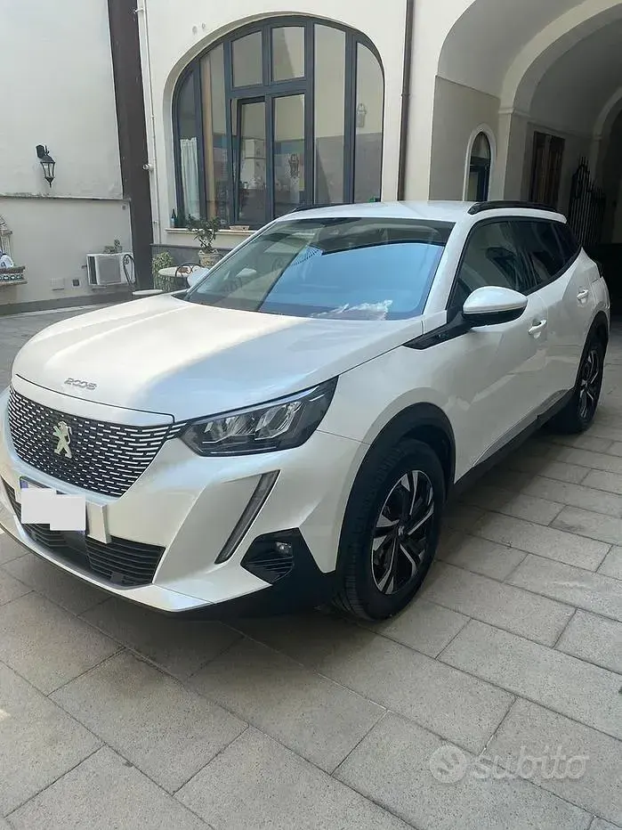 Usata Peugeot 2008 56 kW (77 CV) 2022 Bianco SUV