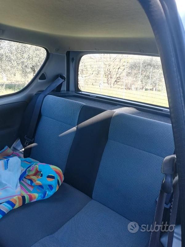 Usata Fiat 600 54 CV (39 kW) 2004 Grigio Utilitaria