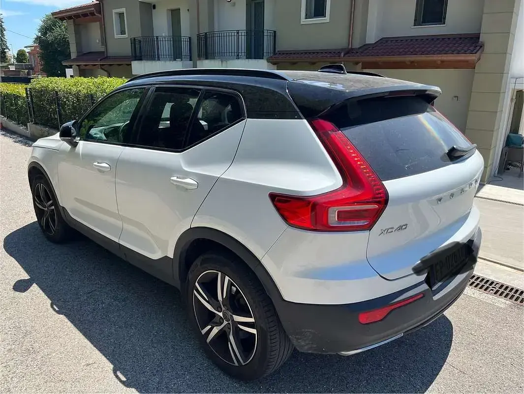 Usata Volvo XC40 R-Design 190 CV (139 kW) 2018 Bianco SUV