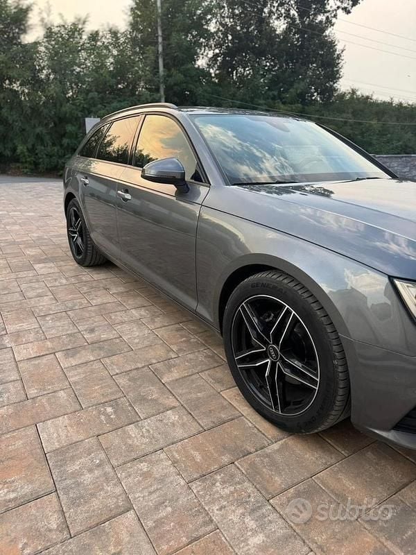 Usata Audi A4 190 CV (139 kW) 2018 Grigio Station wagon