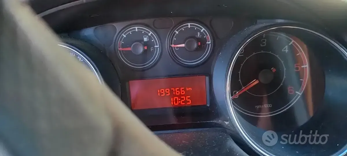Usata Fiat Bravo 103 CV (75 kW) 2011 Grigio Utilitaria