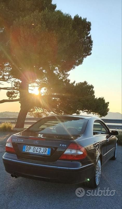 Usata Mercedes CLK220 150 CV (110 kW) 2008 Blu Coupé