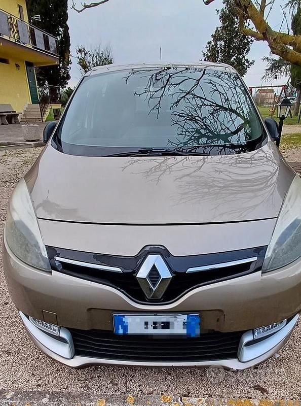 Usata Renault Scénic III Bose Edition 110 CV (80 kW) 2016 Oro Monovolume