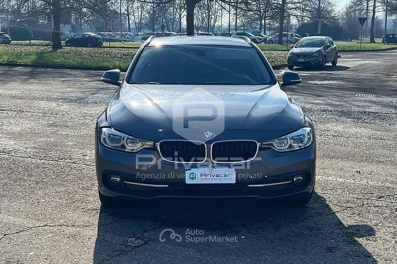 Usata BMW 318 Sport Line 150 CV (110 kW) 2018 Gray Berlina