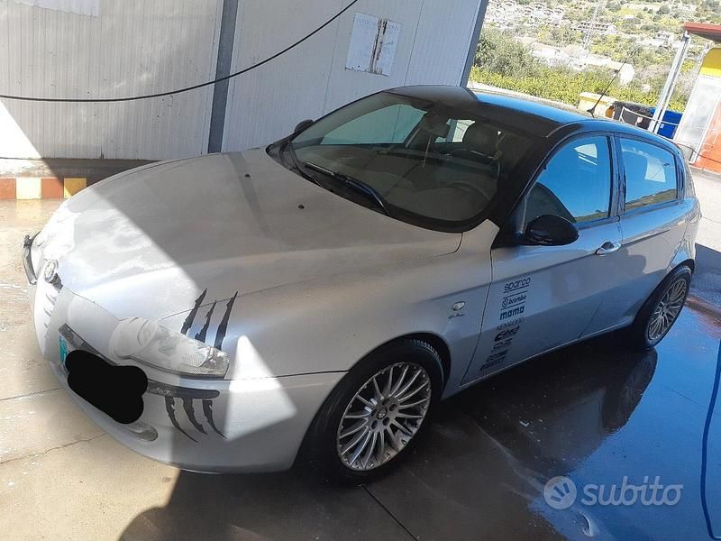 Usata Alfa Romeo 147 2003 Grigio Utilitaria