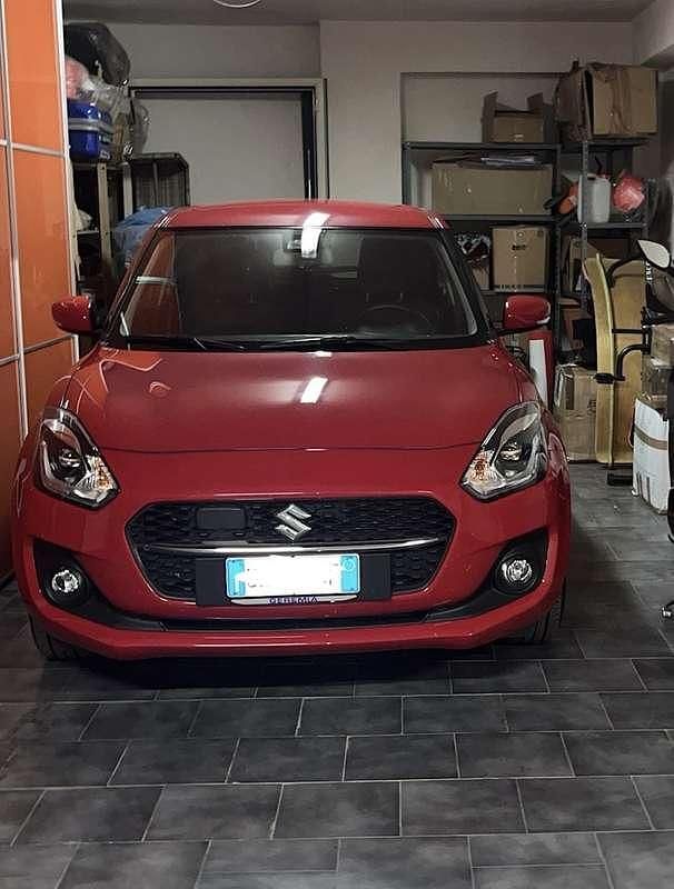 Usata Suzuki Swift Comfort 83 CV (61 kW) 2022 Rosso Utilitaria