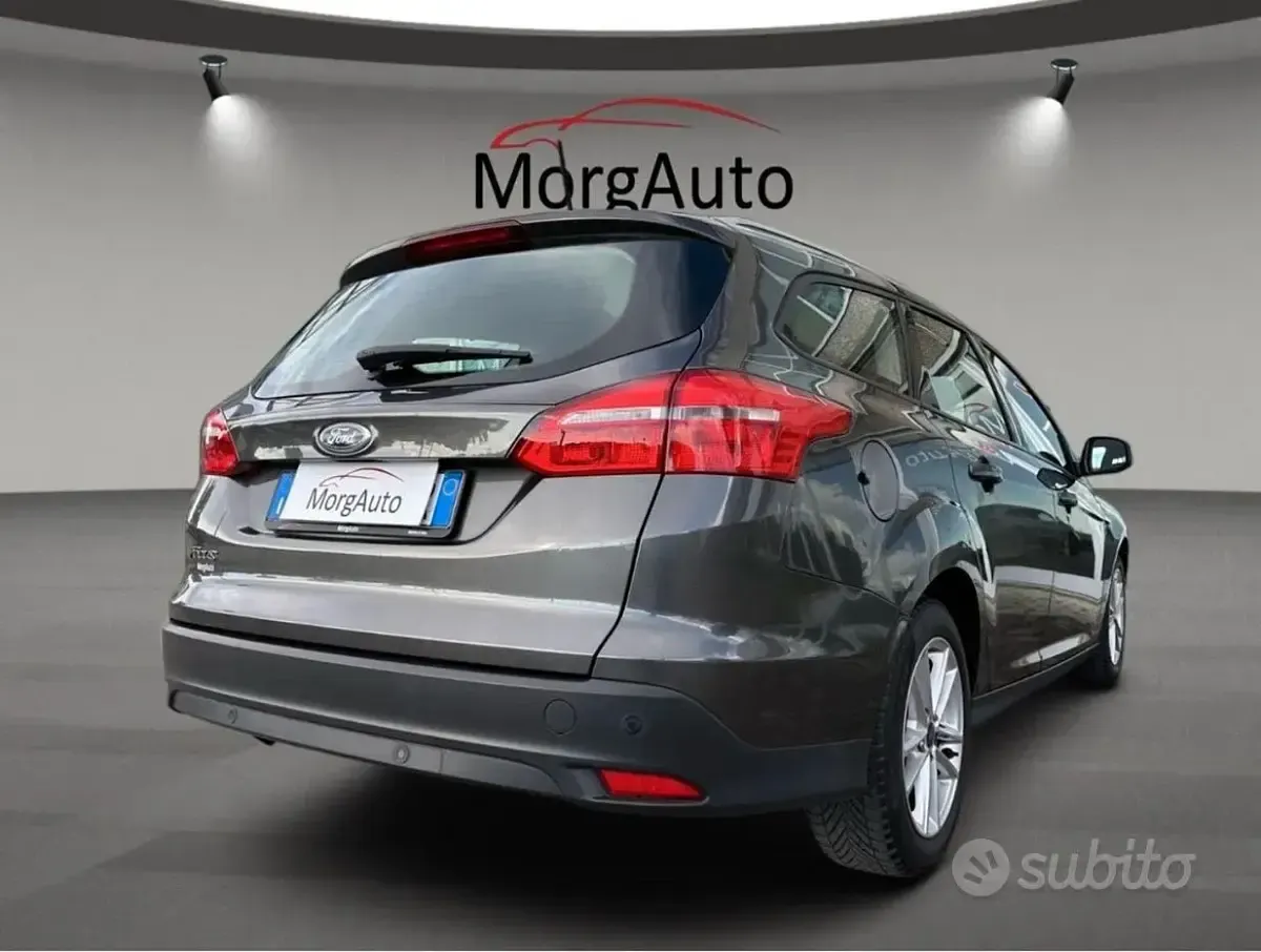 Usata Ford Focus 120 CV (88 kW) 2018 Grigio Station wagon