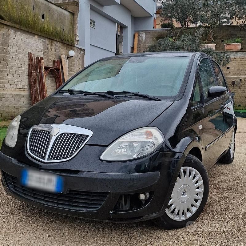 Nero Usata 2007 Lancia Musa Monovolume | 2999 € (Buon prezzo) - Immagine 1/4