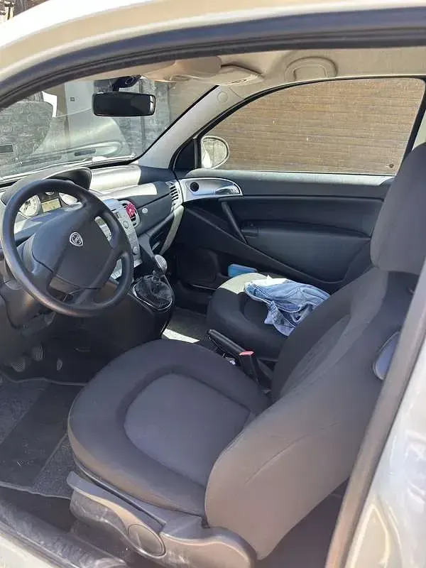 Usata Lancia Ypsilon 69 CV (50 kW) 2012 Utilitaria