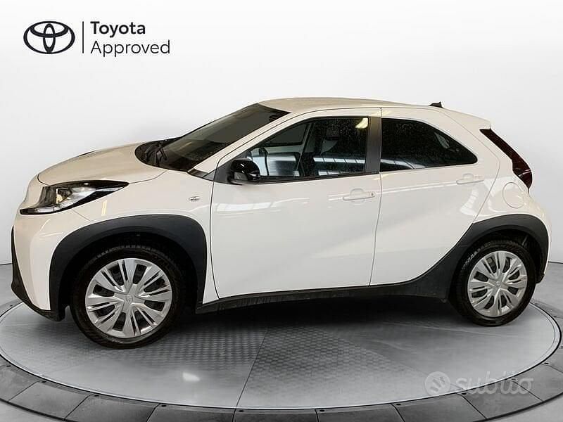 Usata Toyota Aygo X Active 72 CV (52 kW) 2022 Bianco SUV