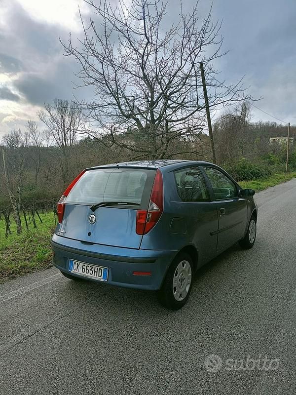 Usata Fiat Punto 2003 Blu Berlina