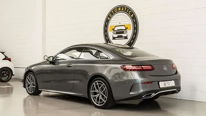 Usata Mercedes E400 Premium Plus 340 CV (250 kW) 2023 Grigio scuro Berlina