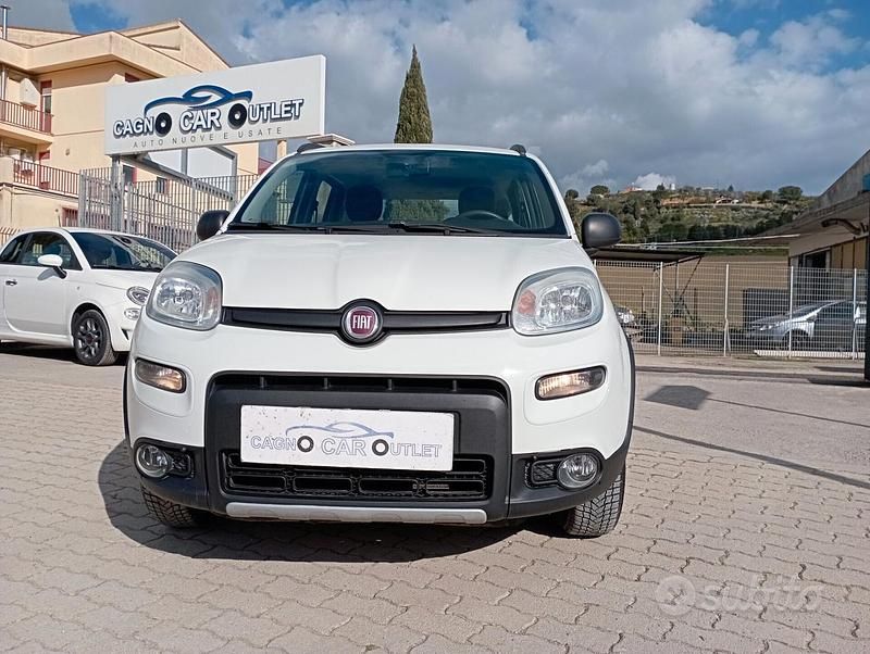Usata Fiat Panda 4x4 S 84 CV (61 kW) 2019 Bianco Utilitaria