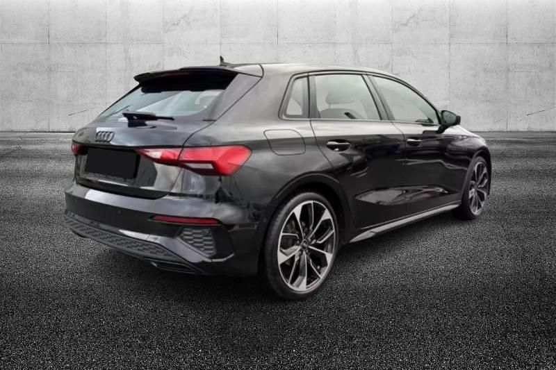 Usata Audi A3 e-tron S-Line 150 CV (110 kW) 2023 Nero metallizzato Utilitaria