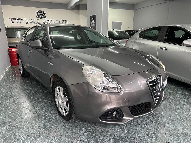 Usata Alfa Romeo Giulietta Progression 119 CV (87 kW) 2012 Grigio Utilitaria