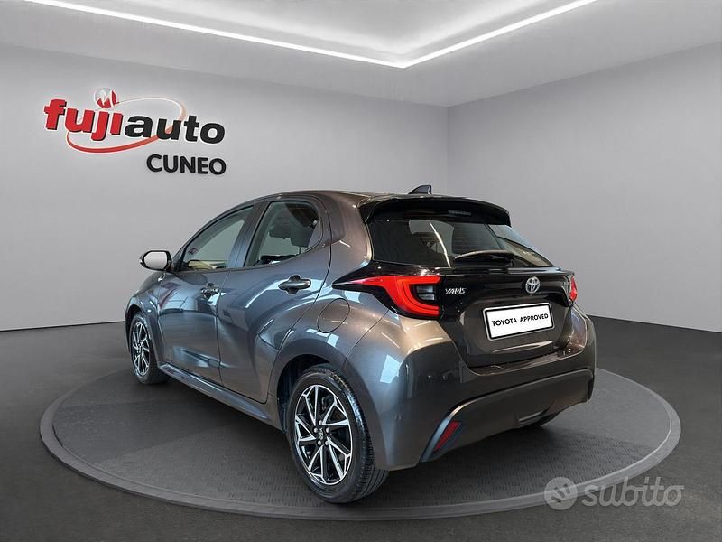 Usata Toyota Yaris Hybrid Trend 116 CV (85 kW) 2022 Dark grey met Utilitaria
