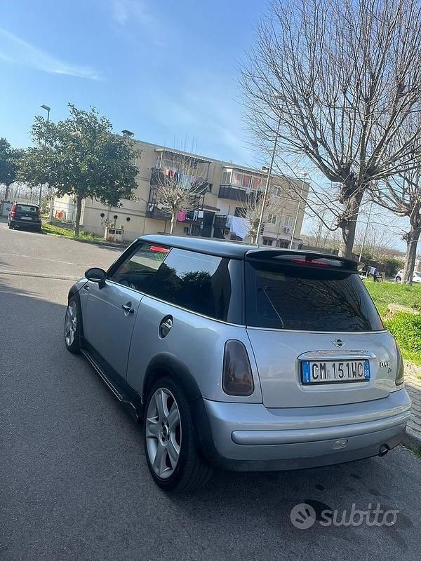 Usata Mini Cooper 75 CV (55 kW) 2003 Grigio Utilitaria