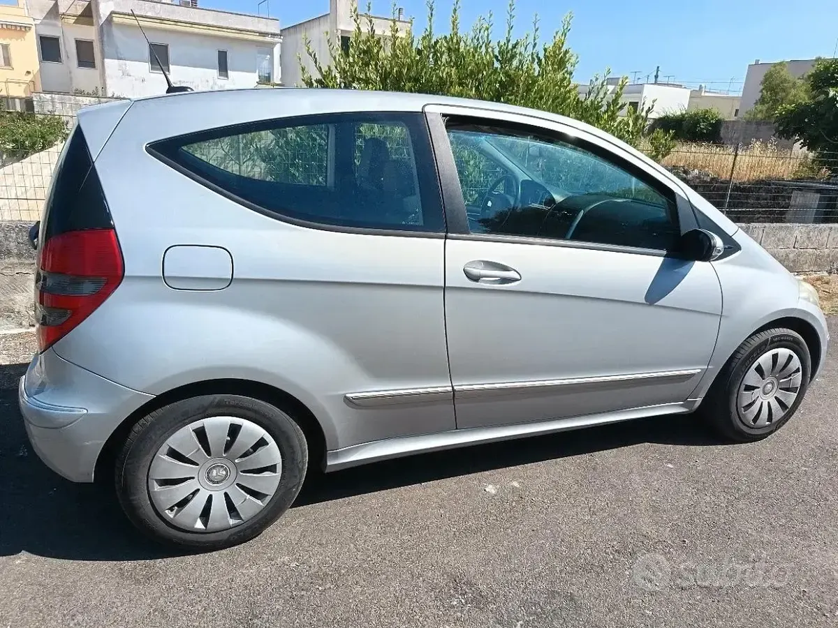 Usata Mercedes A200 95 CV (69 kW) 2008 Grigio Berlina