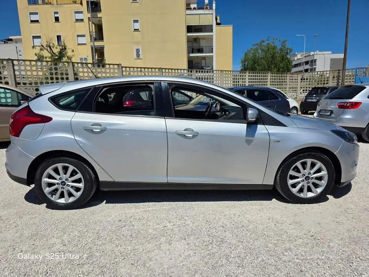 Usata Ford Focus Titanium 116 CV (85 kW) 2013 Grigio Berlina