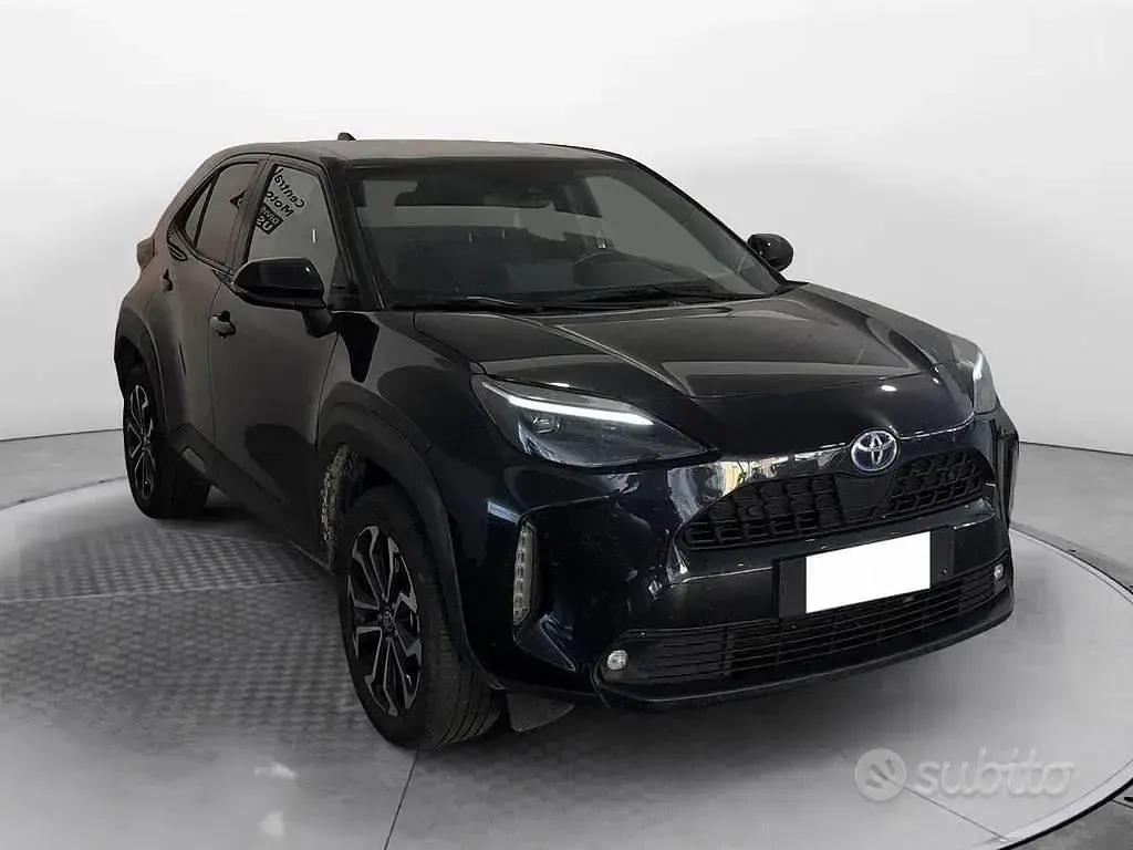 Usata Toyota Yaris Cross Trend 116 CV (85 kW) 2023 Deep black SUV