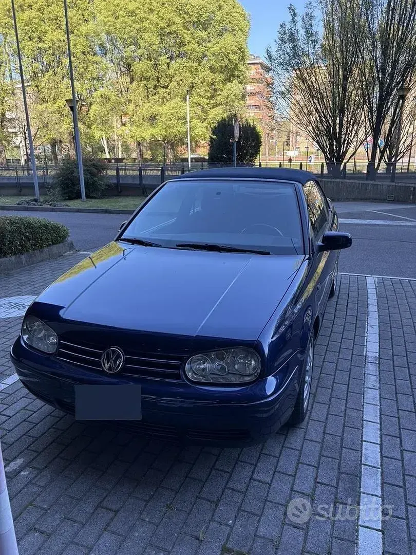 Usata VW Golf Cabriolet 101 CV (74 kW) 1999 Blu Cabrio