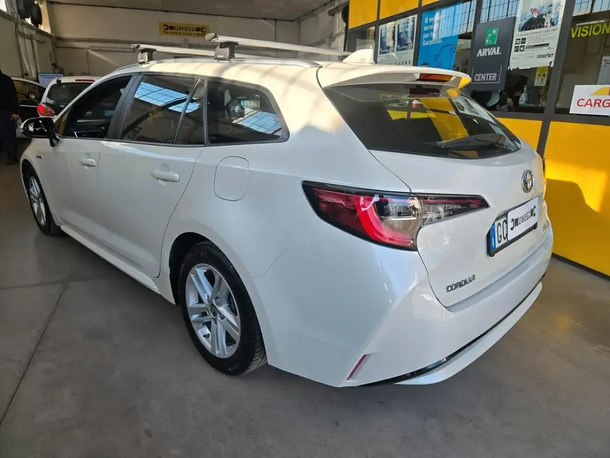 Usata Toyota Corolla Business Edition 97 CV (71 kW) 2021 Bianco Station wagon