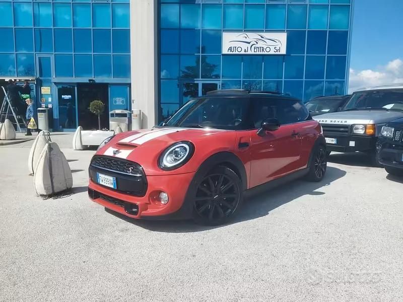 Begagnad Mini Cooper S 192 HK (141 kW) 2019 Röd Halvkombi