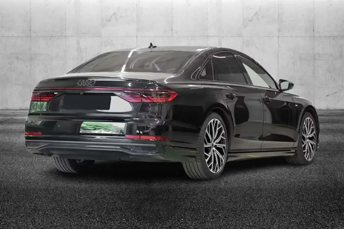 Usata Audi A8 286 CV (210 kW) 2023 Nero Berlina
